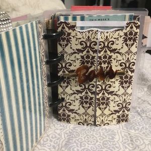 A removable micro note pad, sticky for your disc bound or micro planners
